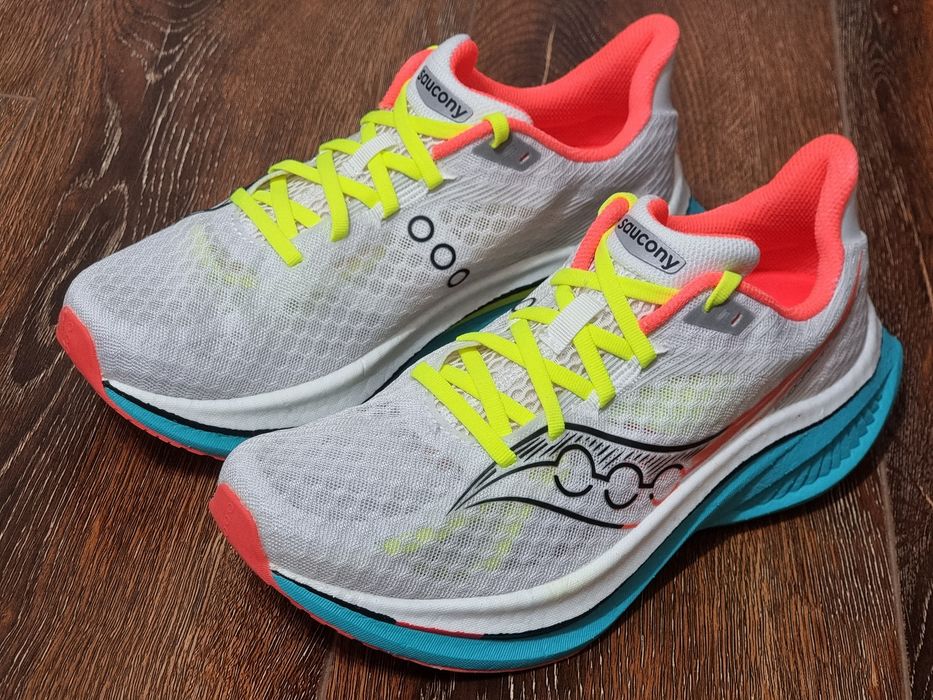 Оригінал 100% чоловічі кросівки Saucony Endorphin speed 5  EUR  41