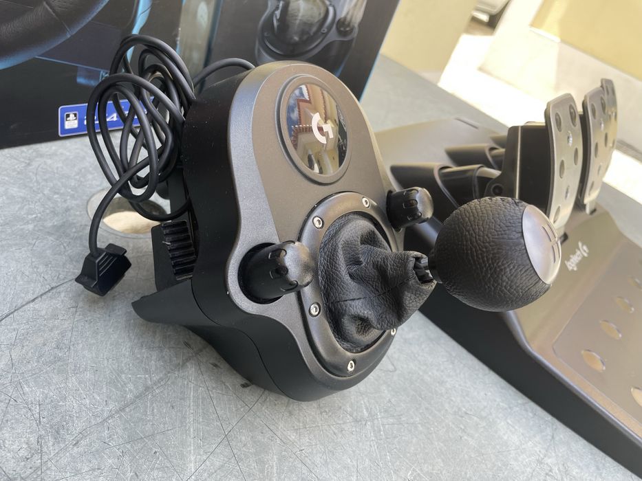 Logitech G29 + Shifter (PS4/ PS5 / PC)