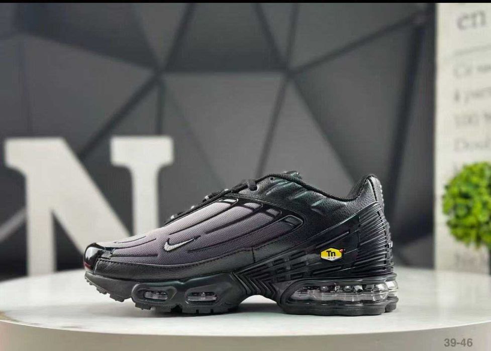 Air Max TN Plus III R.45
