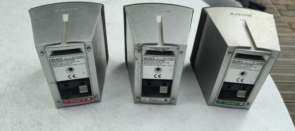 trzy  głośniki od wieży  Sony 3ohm. 30 W