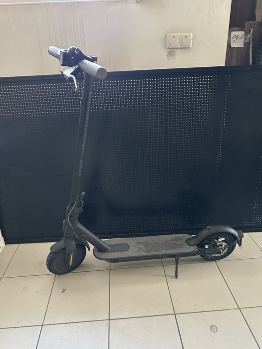 Електросамокат Xiaomi Mi Electric Scooter 1S