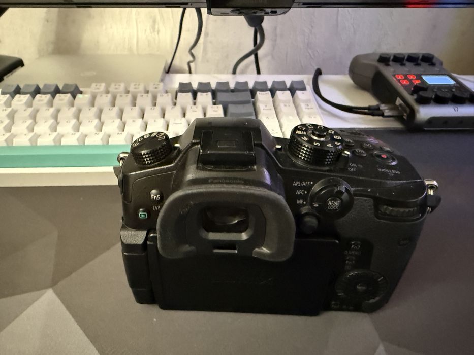 Panasonic GH5 + об'єктив Panasonic 20mm 1.7