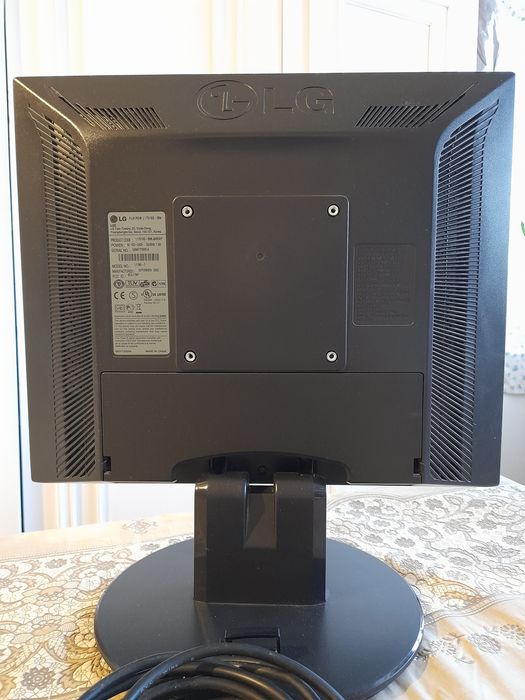 Монитор LG Flatron L1751SQ