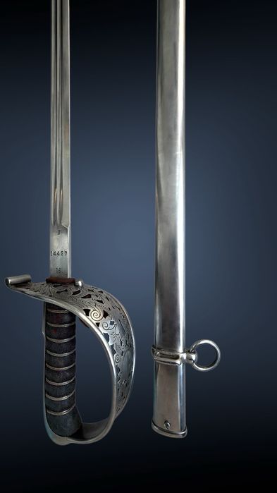 Антикварна зброя шабля кортик шашка тесак кинжал шпага палаш сабля меч