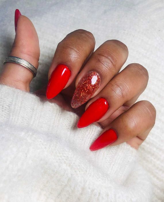 Modelo alongamento unhas