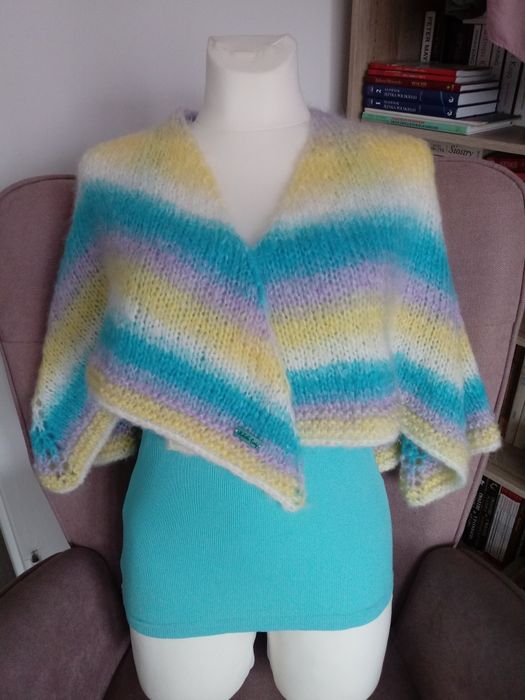 Duża chusta na drutach rękodzieło