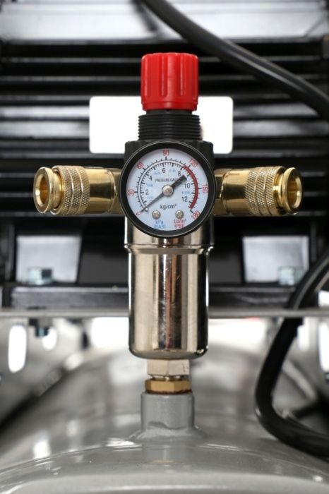 Kompresor olejowy, TAGRED TA309B 200L 400V 3 tłoki, DOSTAWA GRATIS*