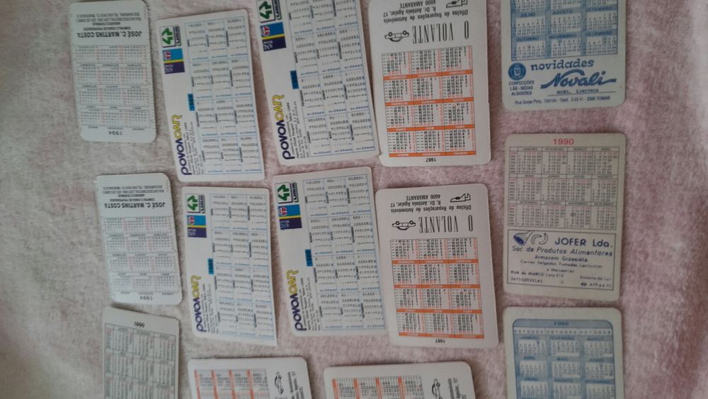 Varios calendários de carros