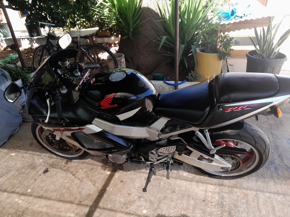 Vendo cbr 900rr perta