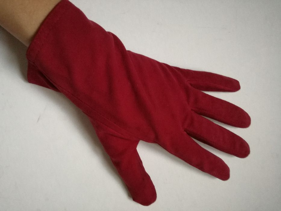 WITTCHEN rekawiczki skorzane damskie czerwone zamszowe roz. S nowe