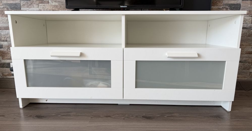 Móvel de TV Ikea (Brimnes)