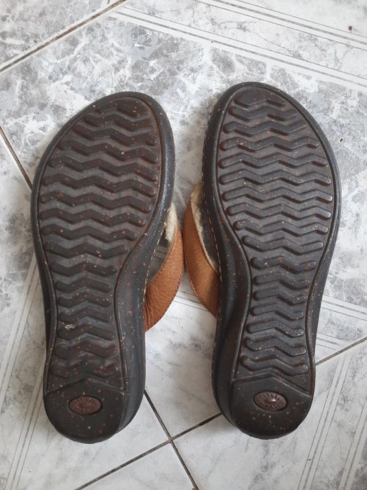 UGG Australia klapki ze skóry owczej 38 Unisex