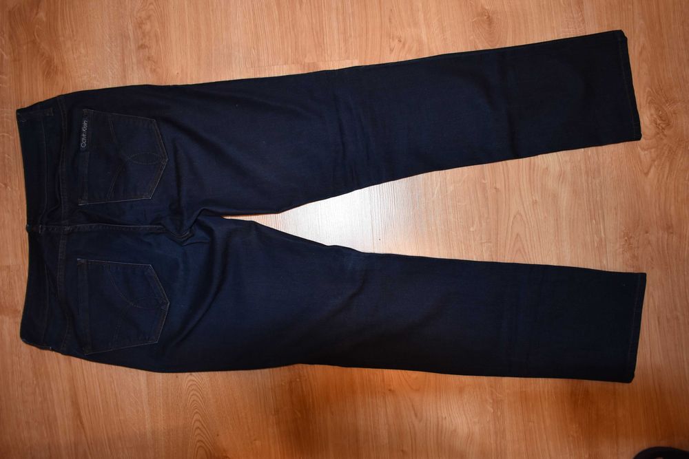Calvin Klein Jeans Spodnie damskie granatowe. Rozmiar 28/6
