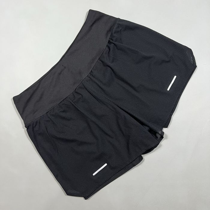 Жіночі бігові шорти asics ventilate 2-in-1 3.5in (артикул 2012c405) чорні розмір м