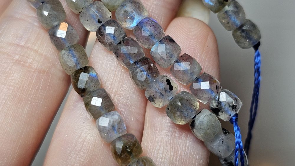 Labradoryt naturalny nitka