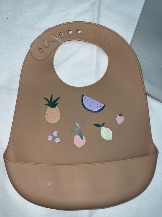 Слюнявчик, надгрудник для годування Liewood