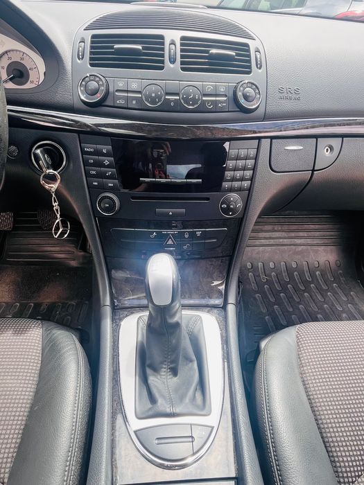 Mercedes-Benz E 220 — fotografia 10