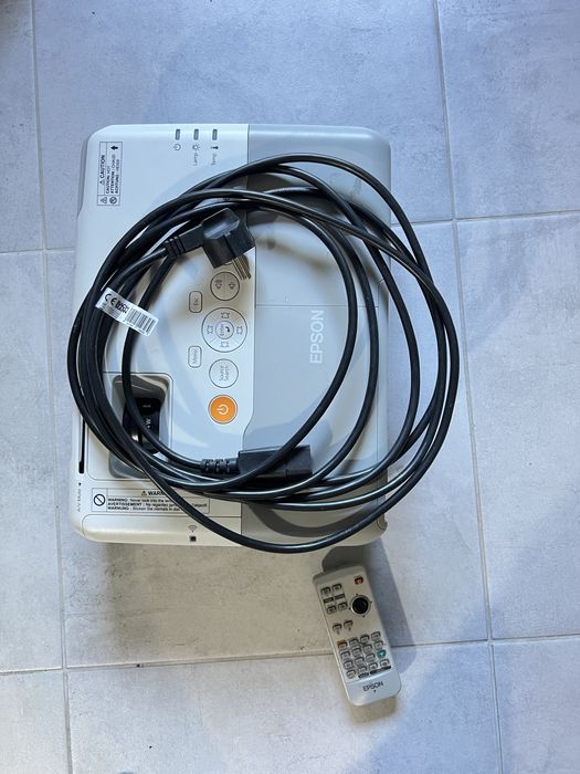 Sprzedam projektor Epson, lampa 95h