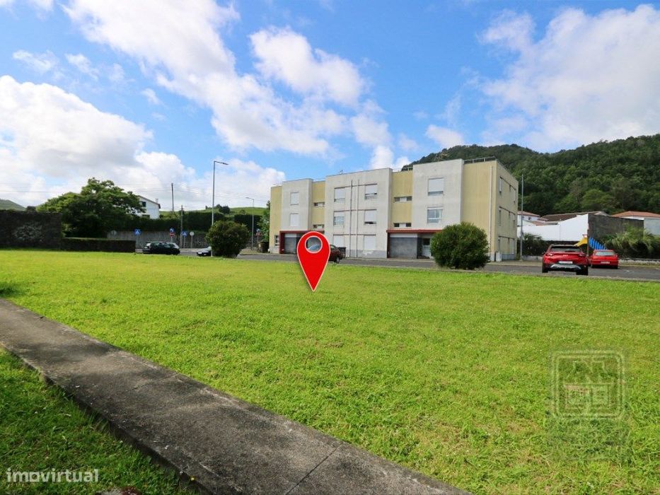 VENDA de LOTE de TERRENO para construção de edifício - Livramento, ...