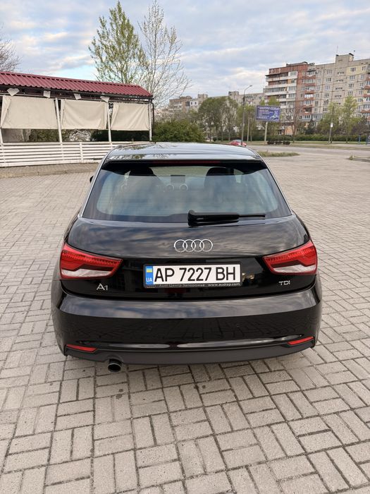 Продам машину Audi A1