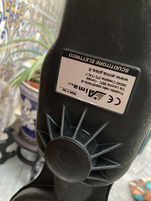 Varejador de azeitona telescópico a bateria