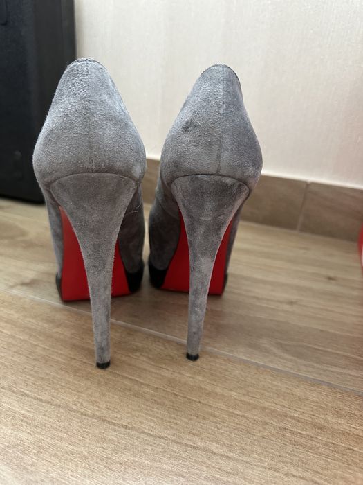 Продам туфлі Christian Louboutin оригінал