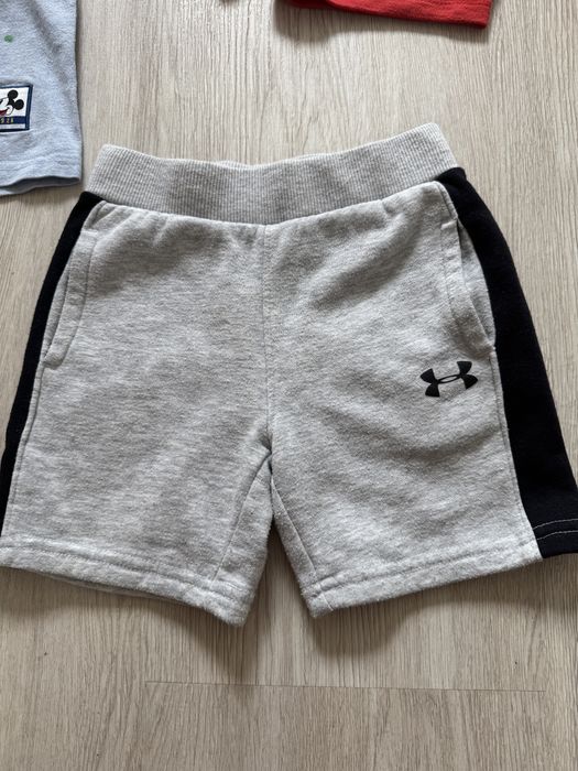 Zestaw krotkich spodenek under armour