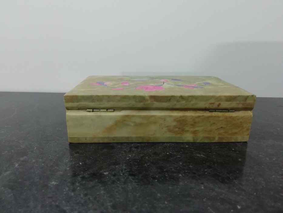 Caixa decorativa e Moldura em Pedra sabão