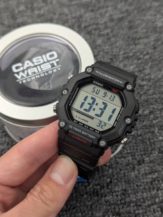 Годинник Casio AE-1600H-1AVEF, новий, з коробкою