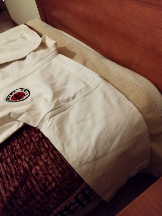 Kimonos Karaté S.K.I.P. (Tam 4 e 5) + cinto branco S.K.I.P - Desde  43