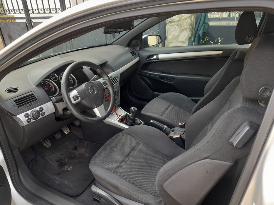 Opel Astra H GTC 1.3 cdti