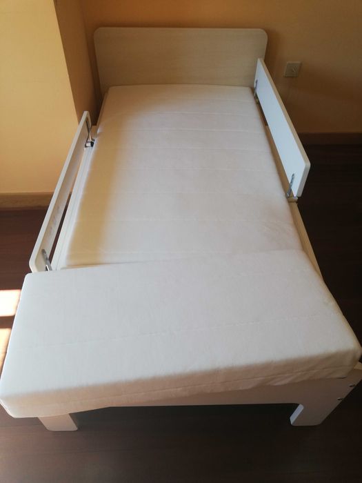 Cama de criança SLÄKT IKEA, 80x200 cm + barreiras + colchão