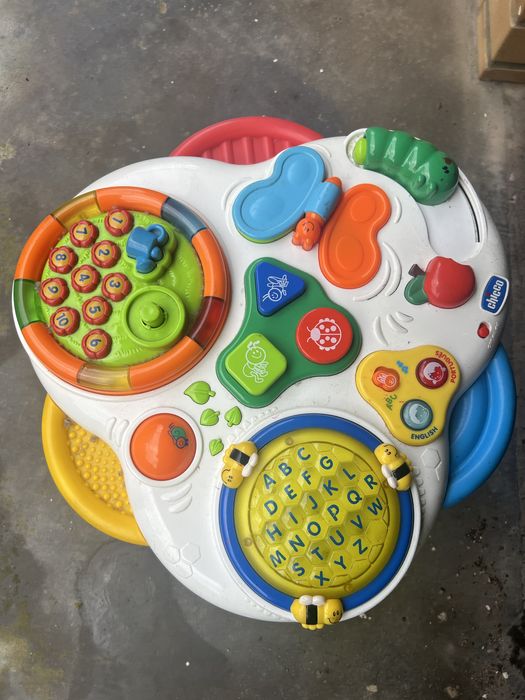 Mesa actividades Chicco