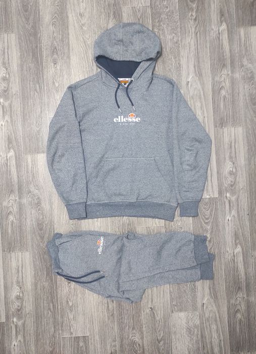 Оригінальний спортивний костюм Ellesse у стані нового! Розмір M
