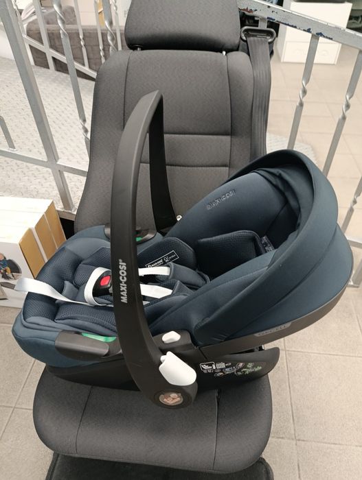 Fotelik 0-13 kg Maxi Cosi Pebble 360 Pro Grafitowy z ekspozycji