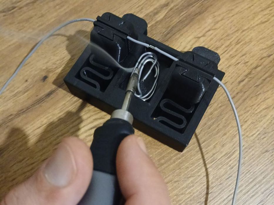 Тримач для зварювання