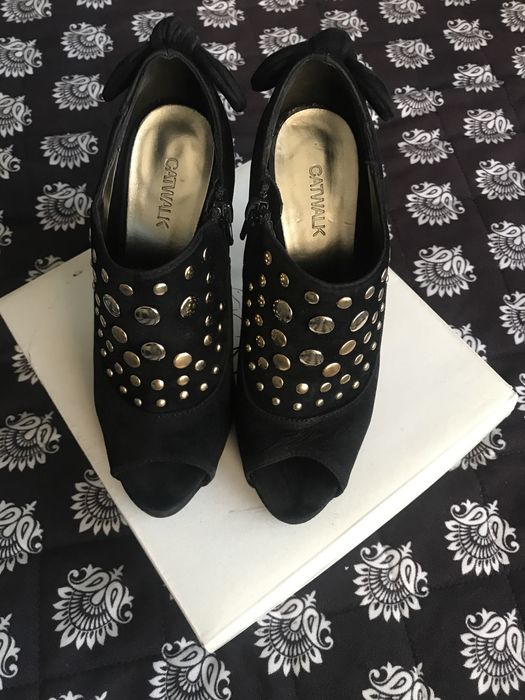 Botki CATWALK OPEN TOE Z ćwiekami Deichmann  37