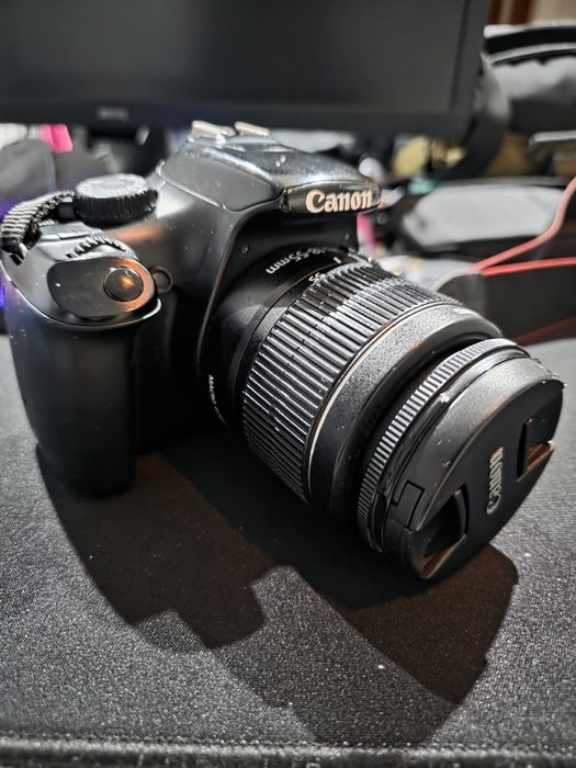 Canon EOS 1100D + 18-55mm + 75-300mm
