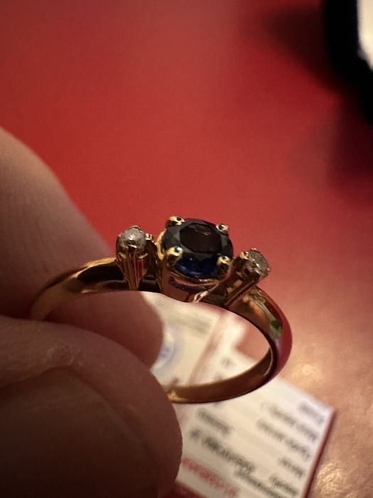 Новое золотое кольцо с брилиантами и корундом