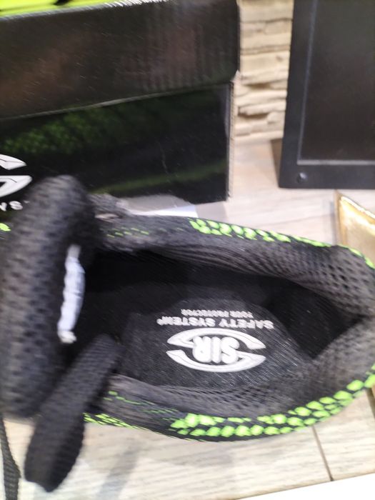 Buty robocze damskie.