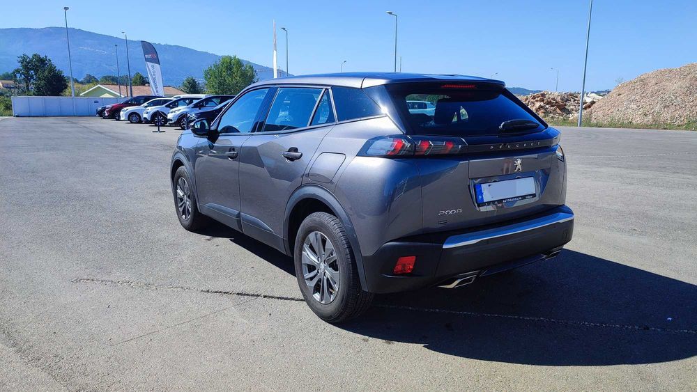 Peugeot 2008 1.2 PureTech 130cv, caixa manual, gasolina, ano 2021, em bom estado de conservação — photo 2