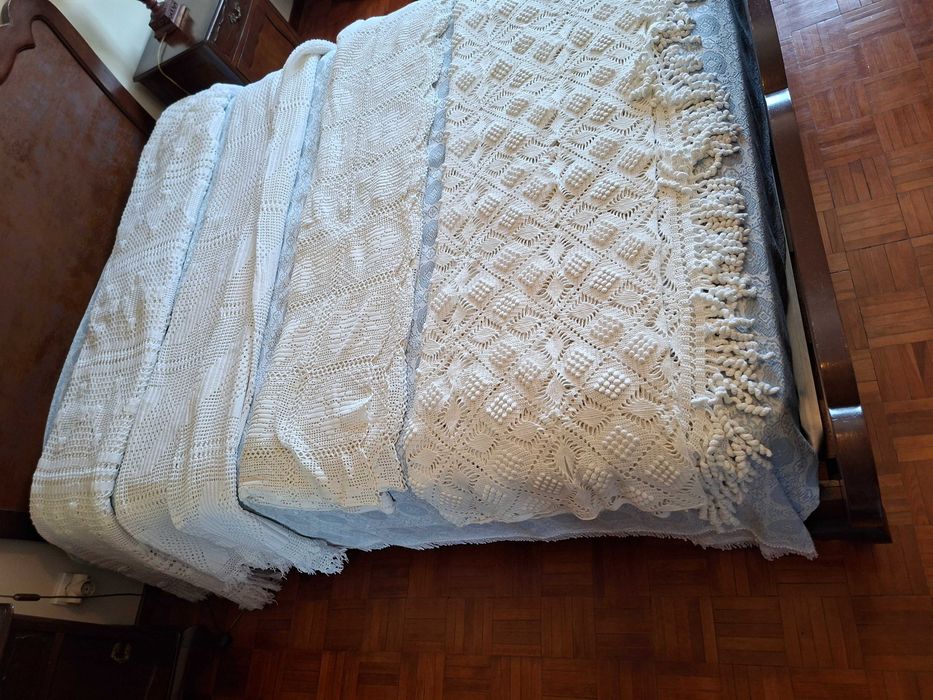 Colchas em crochet como novas - 5 unidades cama de casal/corpo e meio - Bellissima execução