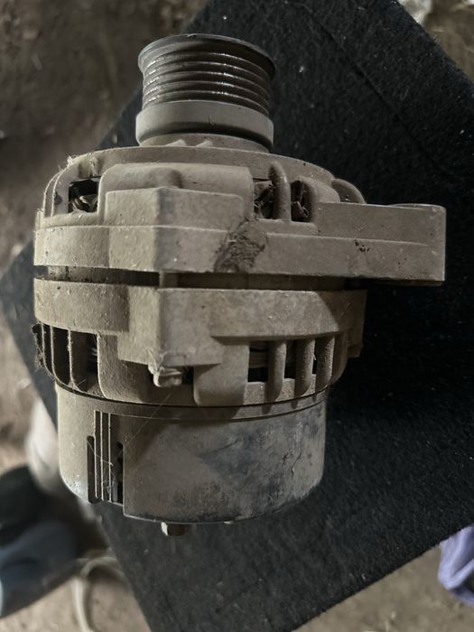 Продам генератор ваз 2110