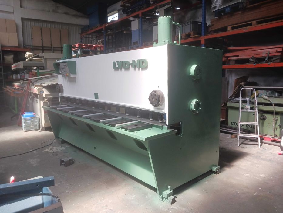 Guilhotina hidraulica lvd 6mm 3mt