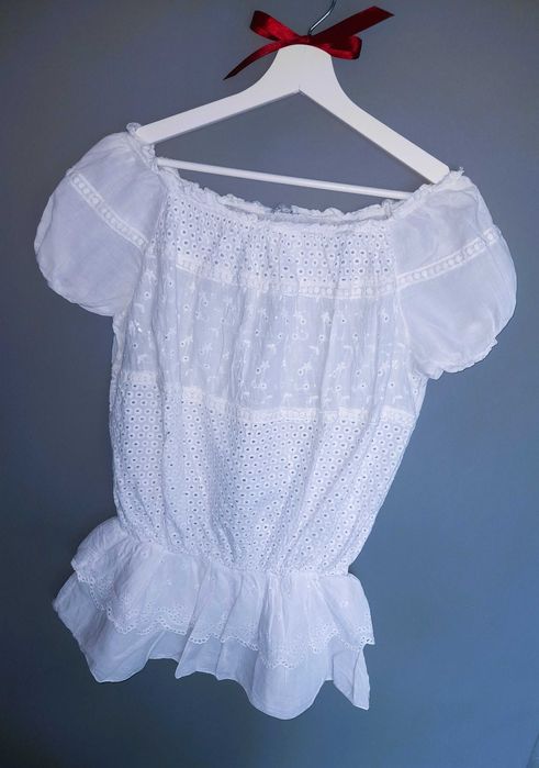 Biała bluzka boho hiszpanka z baskinką