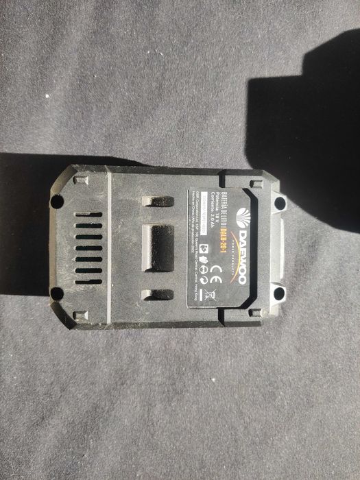 Bateria 18v 2.0Ah + Carregador Daewoo