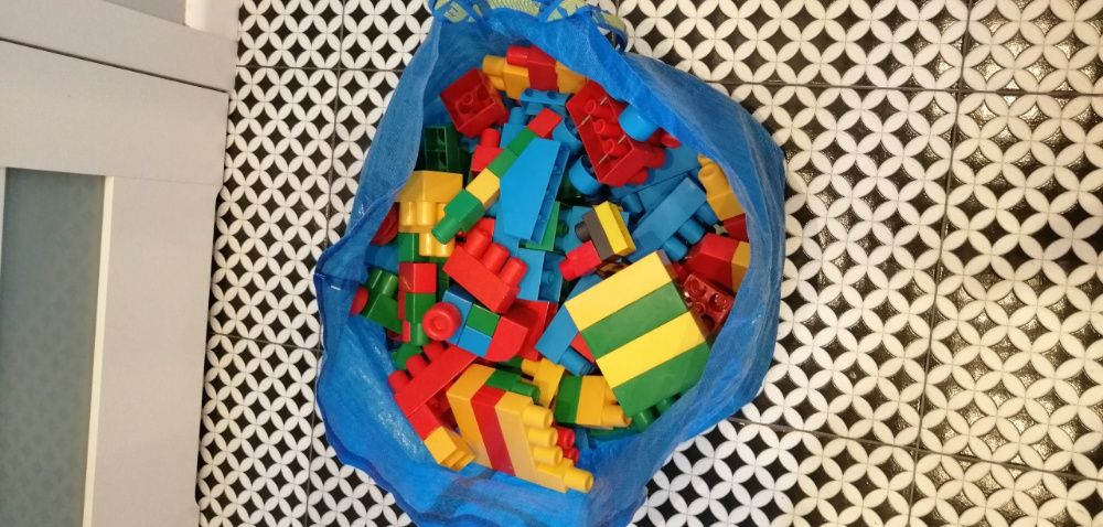 Klocki duże ok. 100 szt.