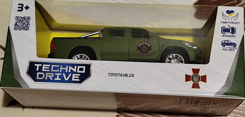 "Герої шевронів" Toyota Linux