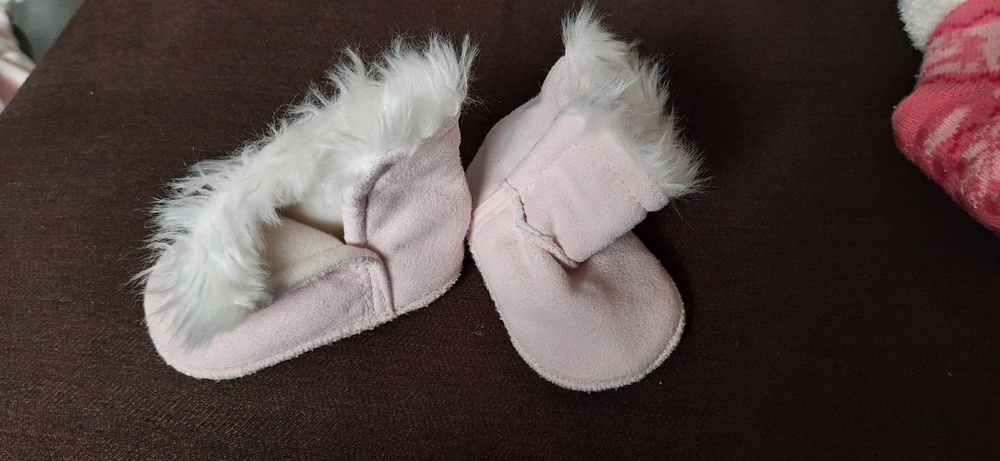 Niechodki kozaczku mukluki emu 62 68 10cm futerko rożowe SESJA