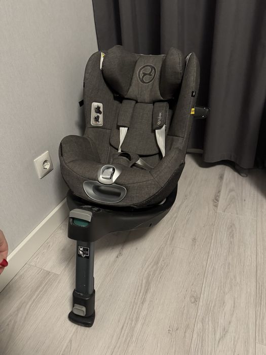 Автокрісло Cybex з базою